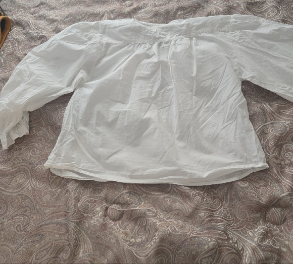 Universal Thread Ivory Button-Up Blouse - Picture 3 of 4